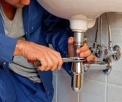 Choosing Between Silicone & Plumber’s Putty for Effective Plumbing